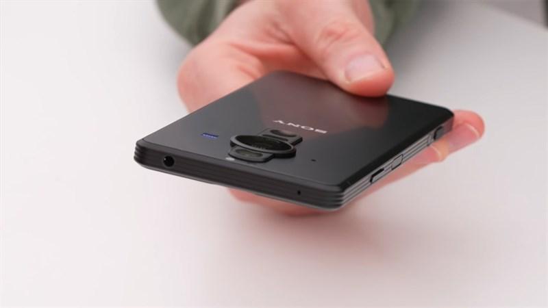 Cạnh dưới của Sony Xperia Pro I