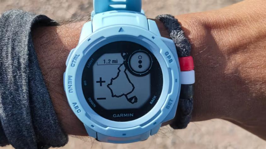 Garmin cũng sản xuất các loại đồng hồ thông minh phục vụ cho các hoạt động thể thao hay theo dõi sức khỏe