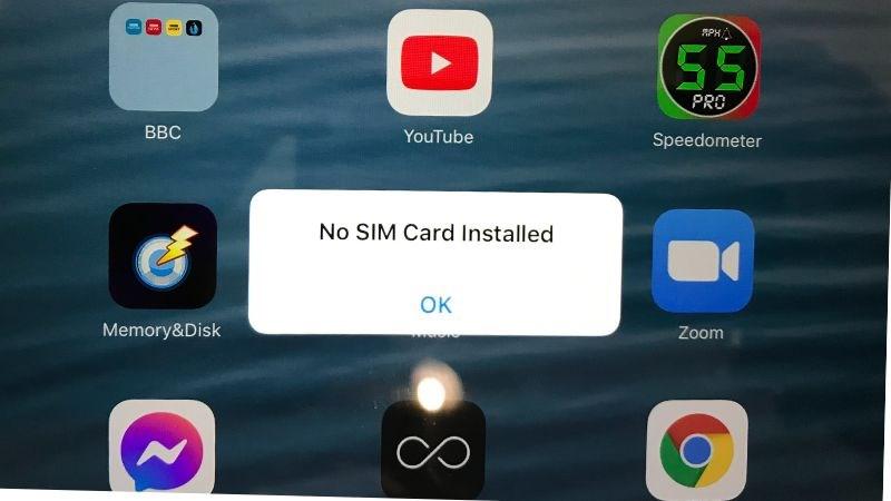 iPad kh&ocirc;ng nhận SIM do đ&atilde; bị kh&oacute;a mạng