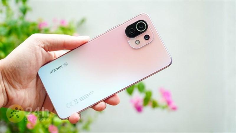 Trên tay Xiaomi 11 Lite 5G NE sở hữu màu sắc trẻ trung đi kè thiết kế thời thượng