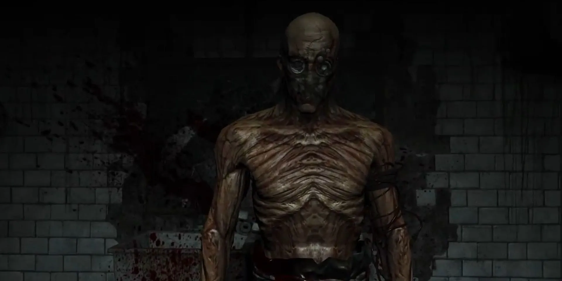 Bác sĩ Trager với cây kéo khổng lồ đang tìm kiếm người chơi trong game kinh dị Outlast