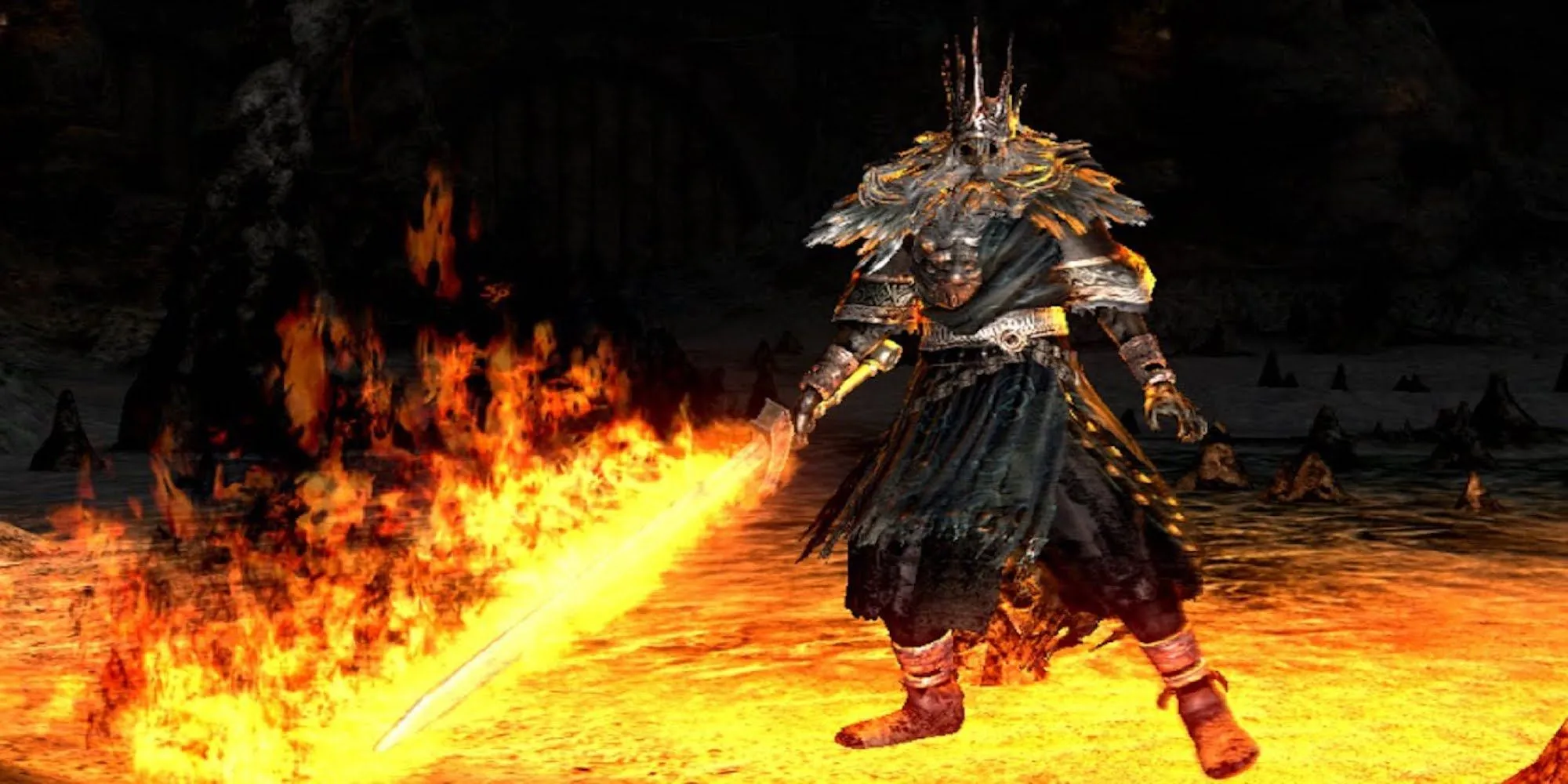 Gwyn, Lord of Cinder từ Dark Souls với thanh đại kiếm rực lửa trong Kiln of the First Flame