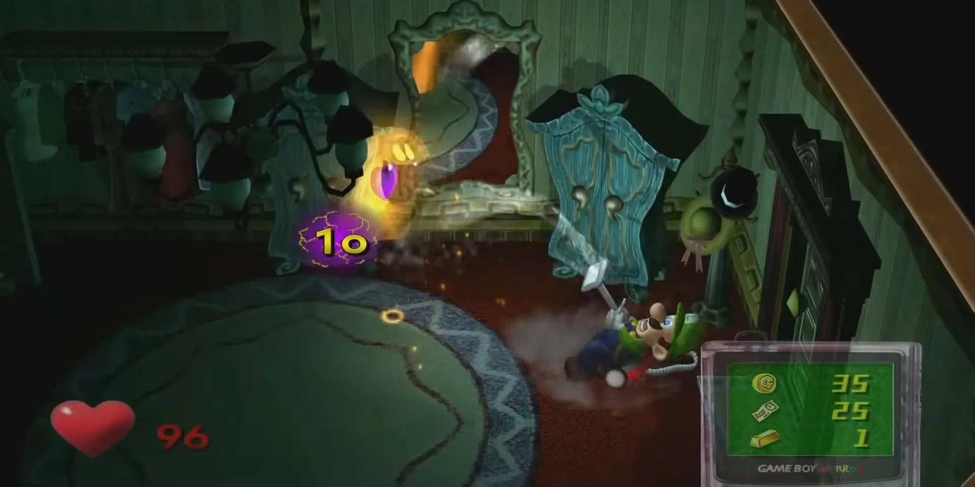 Luigi sử dụng máy hút Poltergust bắt ma trong game Luigi's Mansion