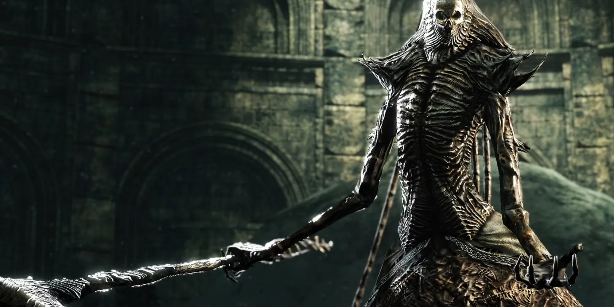 Nashandra trong Dark Souls 2 đang tung chiêu với các quả cầu bóng tối xung quanh