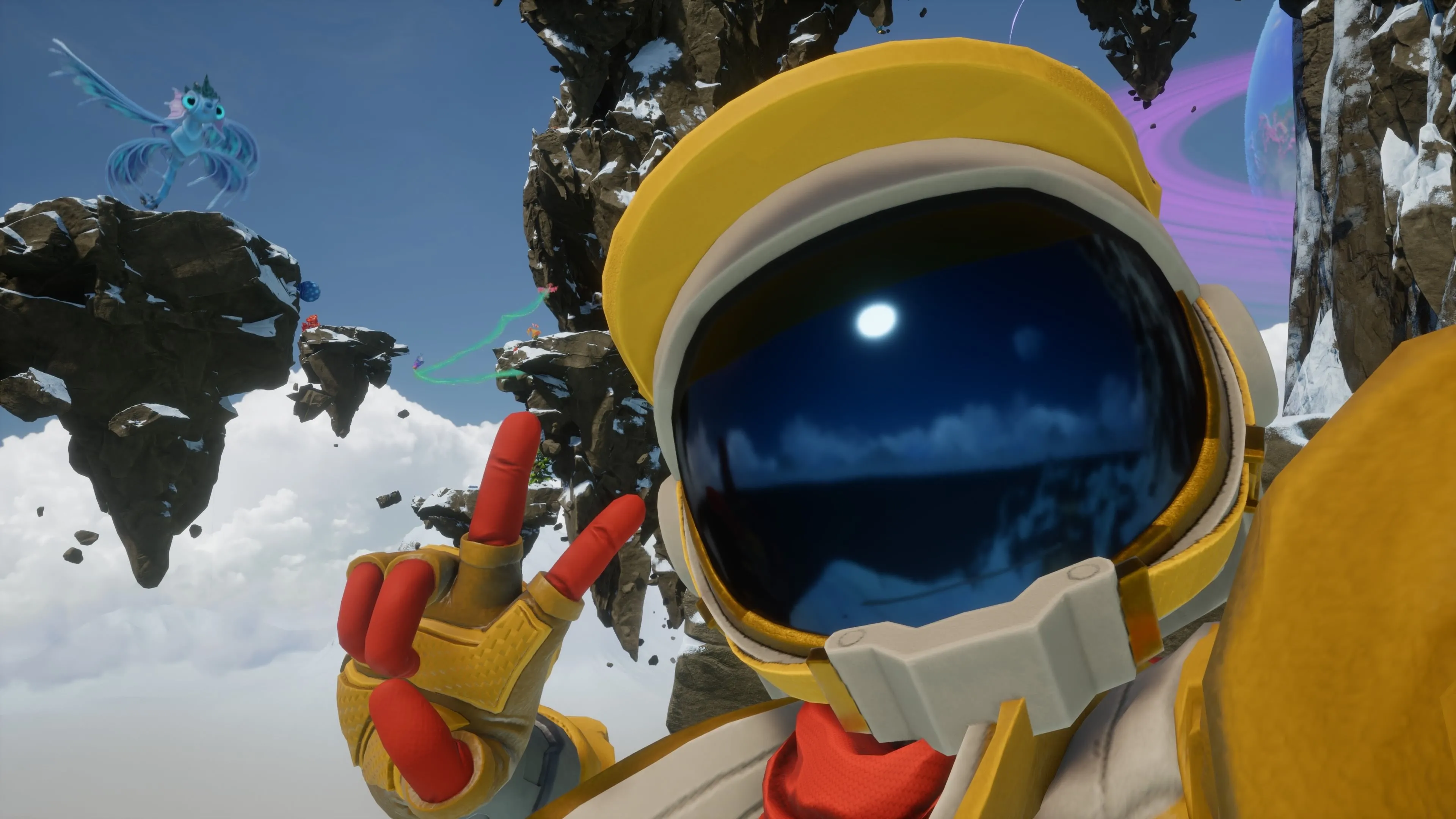 Nhân vật chính selfie cùng sinh vật lạ trên hành tinh trong Revenge of the Savage Planet