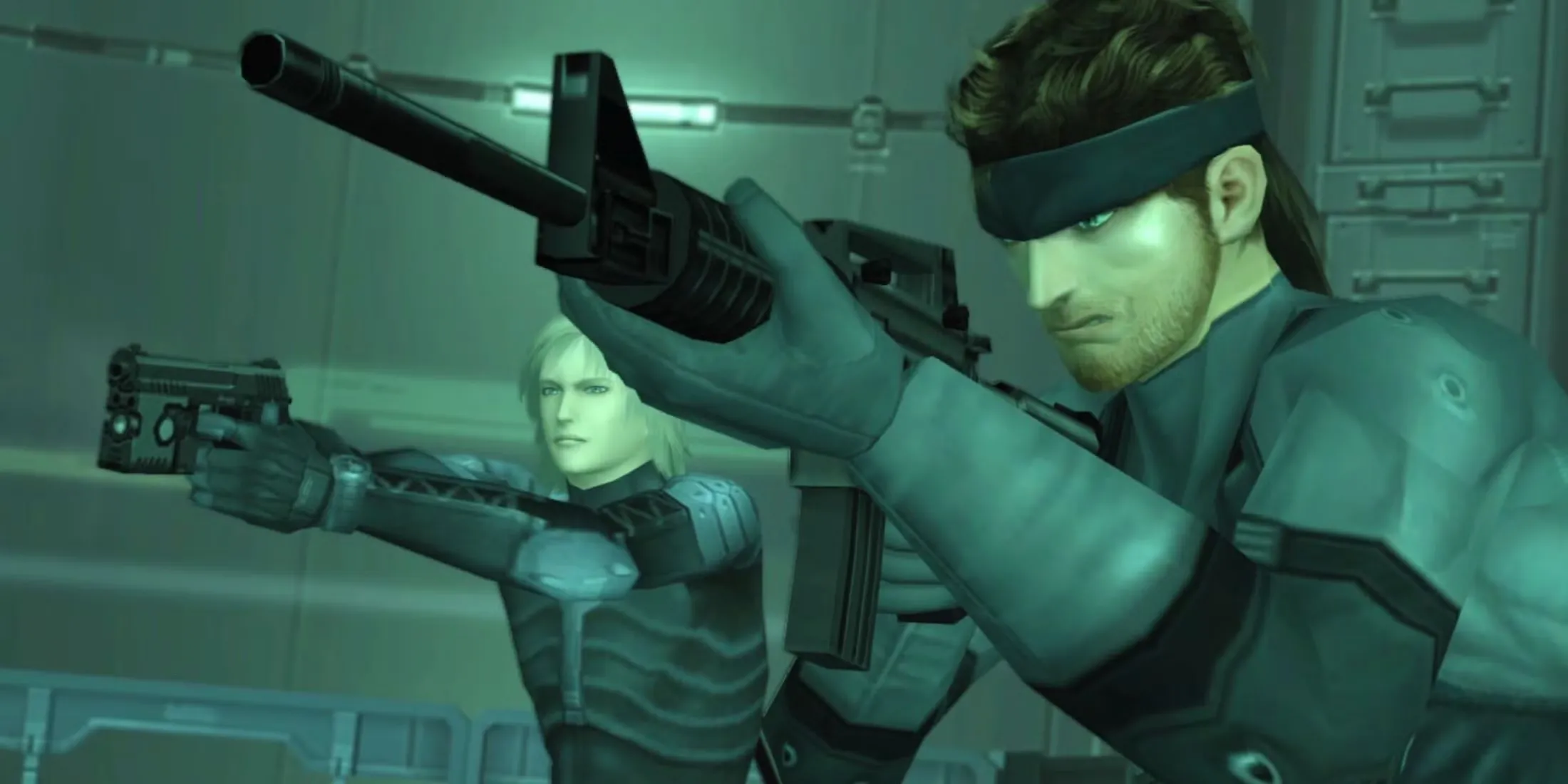 Nhân vật Solid Snake trong Metal Gear Solid 2 Sons of Liberty chuẩn bị hành động lén lút