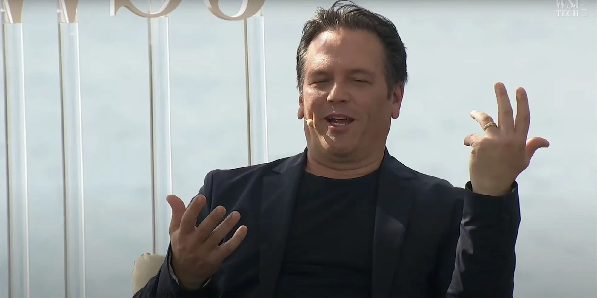 Phil Spencer - CEO Microsoft Gaming chia sẻ về chiến lược đa nền tảng của Xbox.