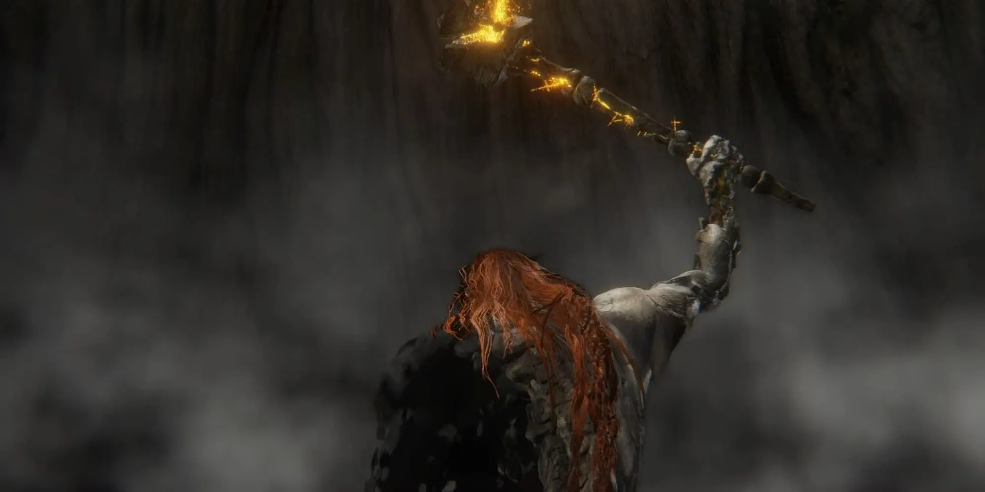 Radagon of the Golden Order trong Elden Ring ôm Marika với cây búa lớn trên vai