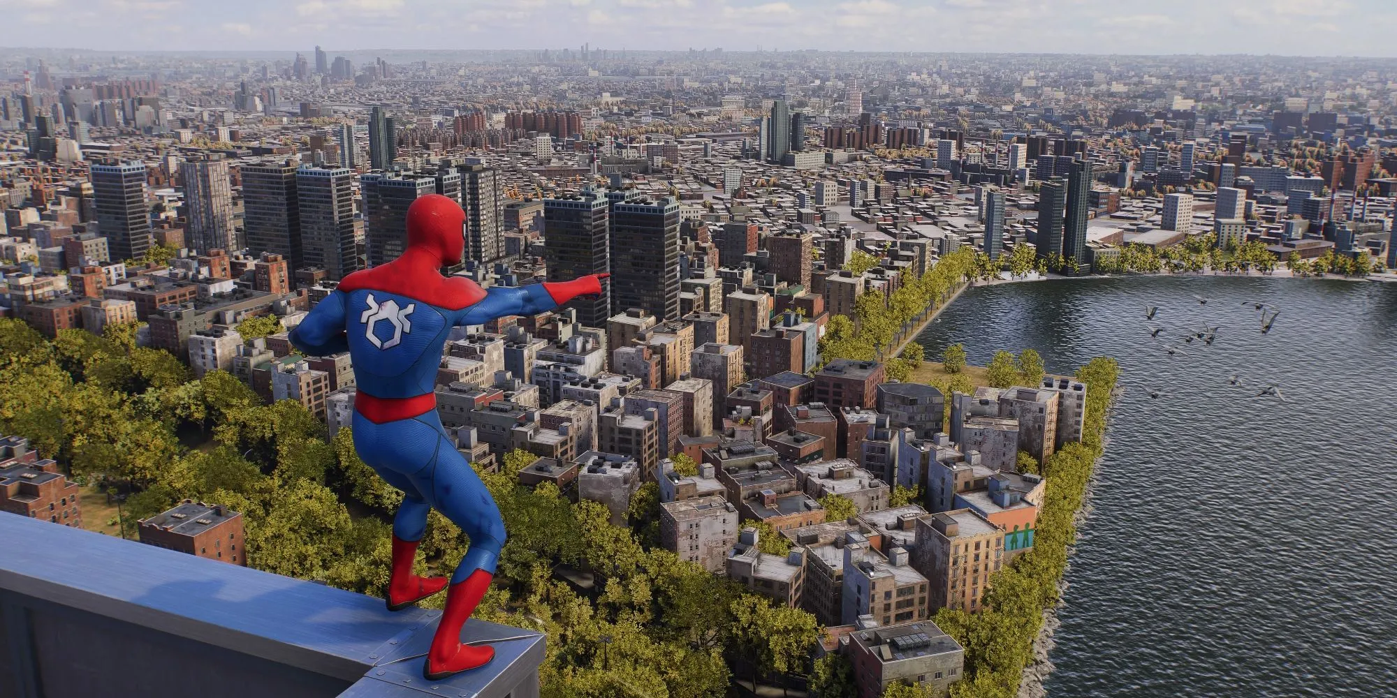 Spider-Man đu tơ giữa trung tâm Brooklyn trong Marvel's Spider-Man 2