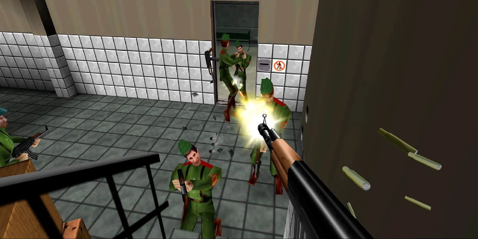 Trải nghiệm multiplayer chia màn hình 4 người chơi kinh điển của GoldenEye 007 trên Nintendo 64.