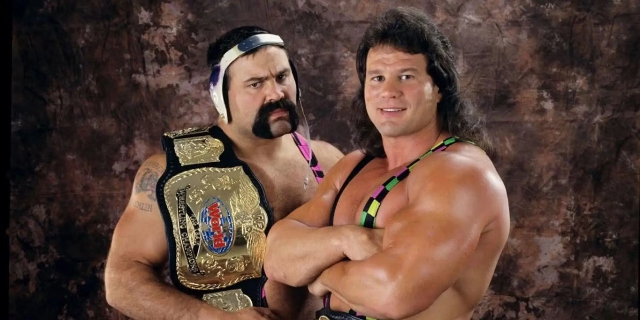 Anh em nhà Steiner Brothers, Rick và Scott Steiner, trong trang phục đặc trưng