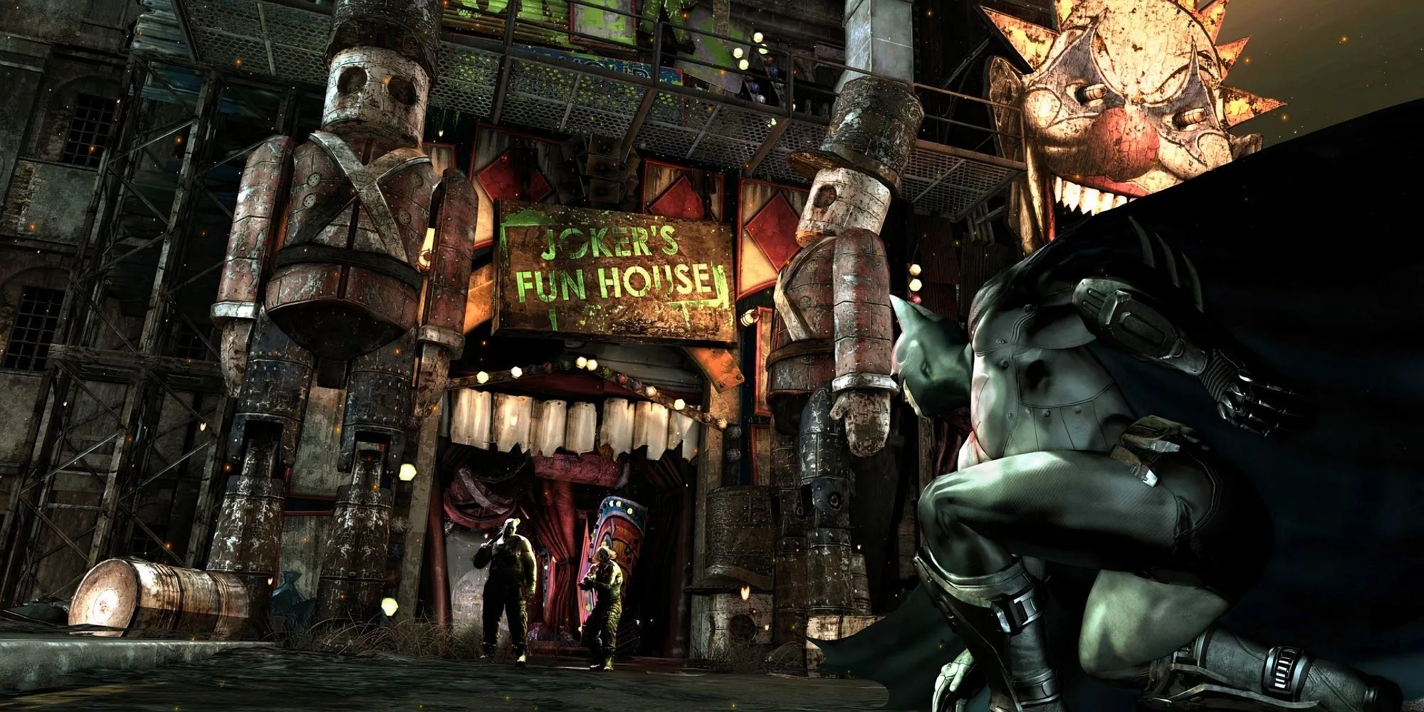 Batman ẩn nấp khỏi bọn côn đồ trong Batman Arkham City.