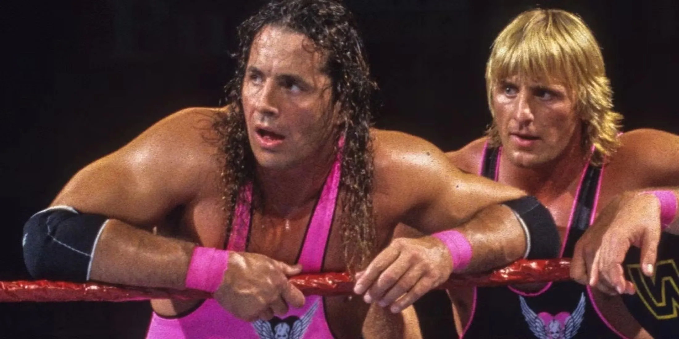 Bret Hart và Owen Hart, cặp anh em nổi bật của gia đình Hart trong WWE