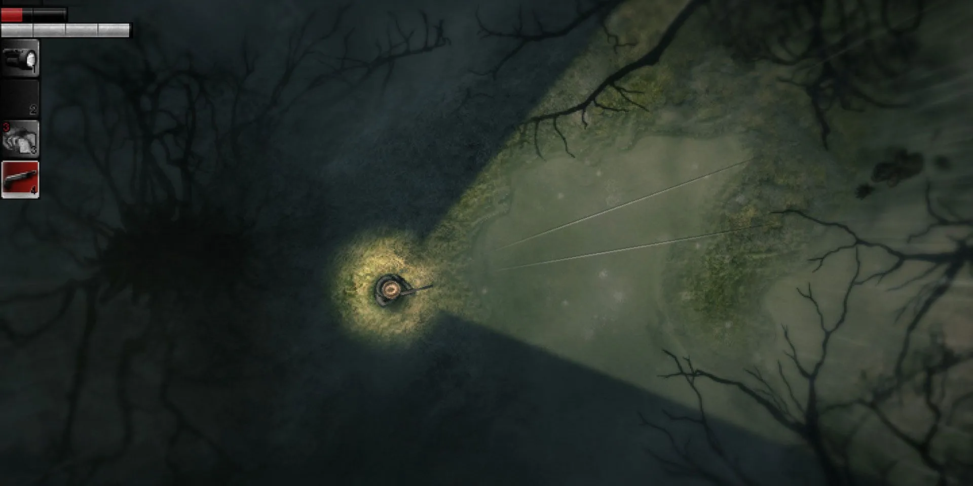 Góc nhìn từ trên xuống trong game kinh dị phiêu lưu sinh tồn Darkwood, thể hiện khu rừng tối tăm
