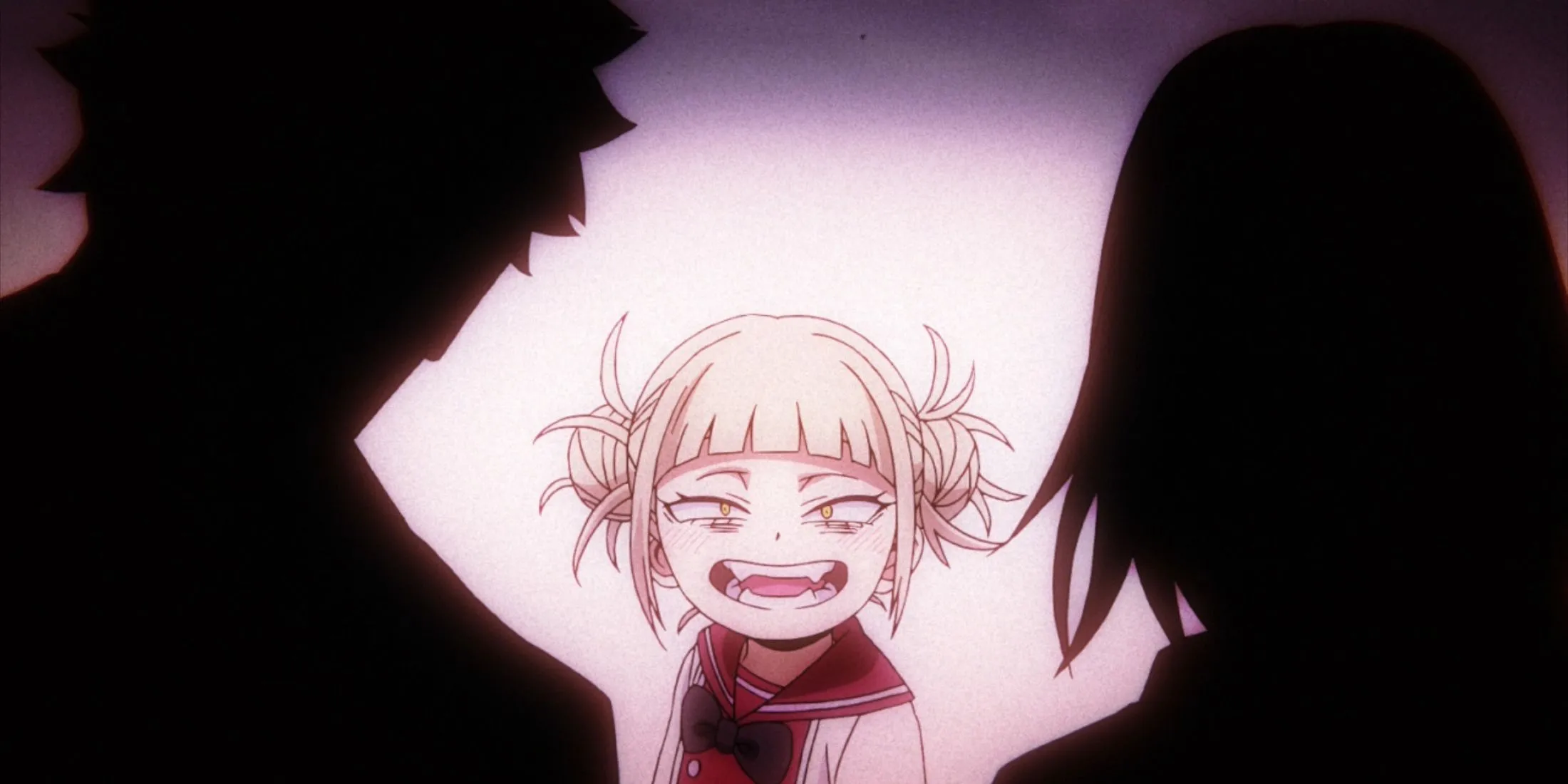 Himiko Toga trong My Hero Academia với nụ cười điên cuồng và ống hút máu