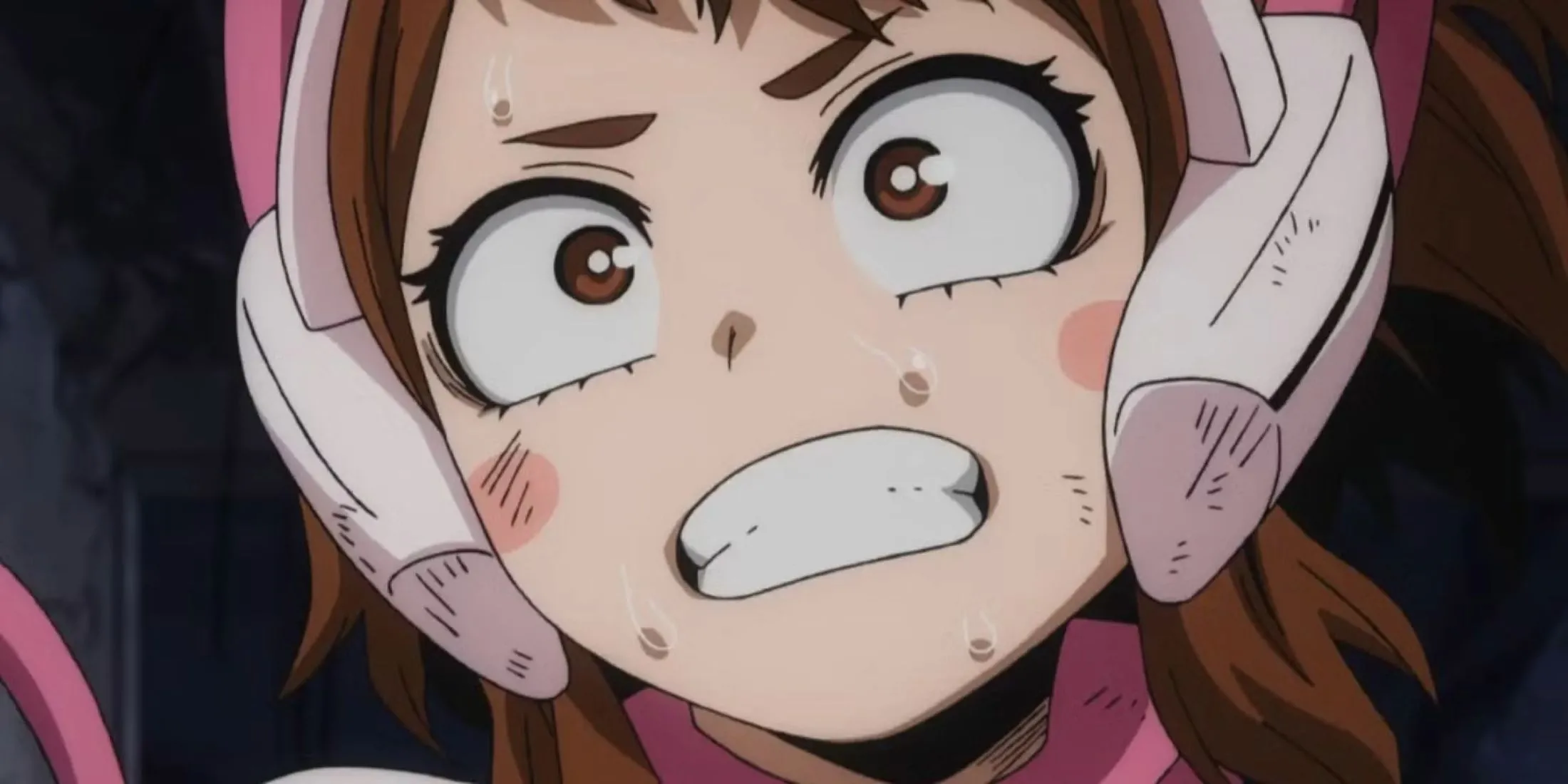 Uraraka Ochako với nụ cười tươi tắn trong My Hero Academia.