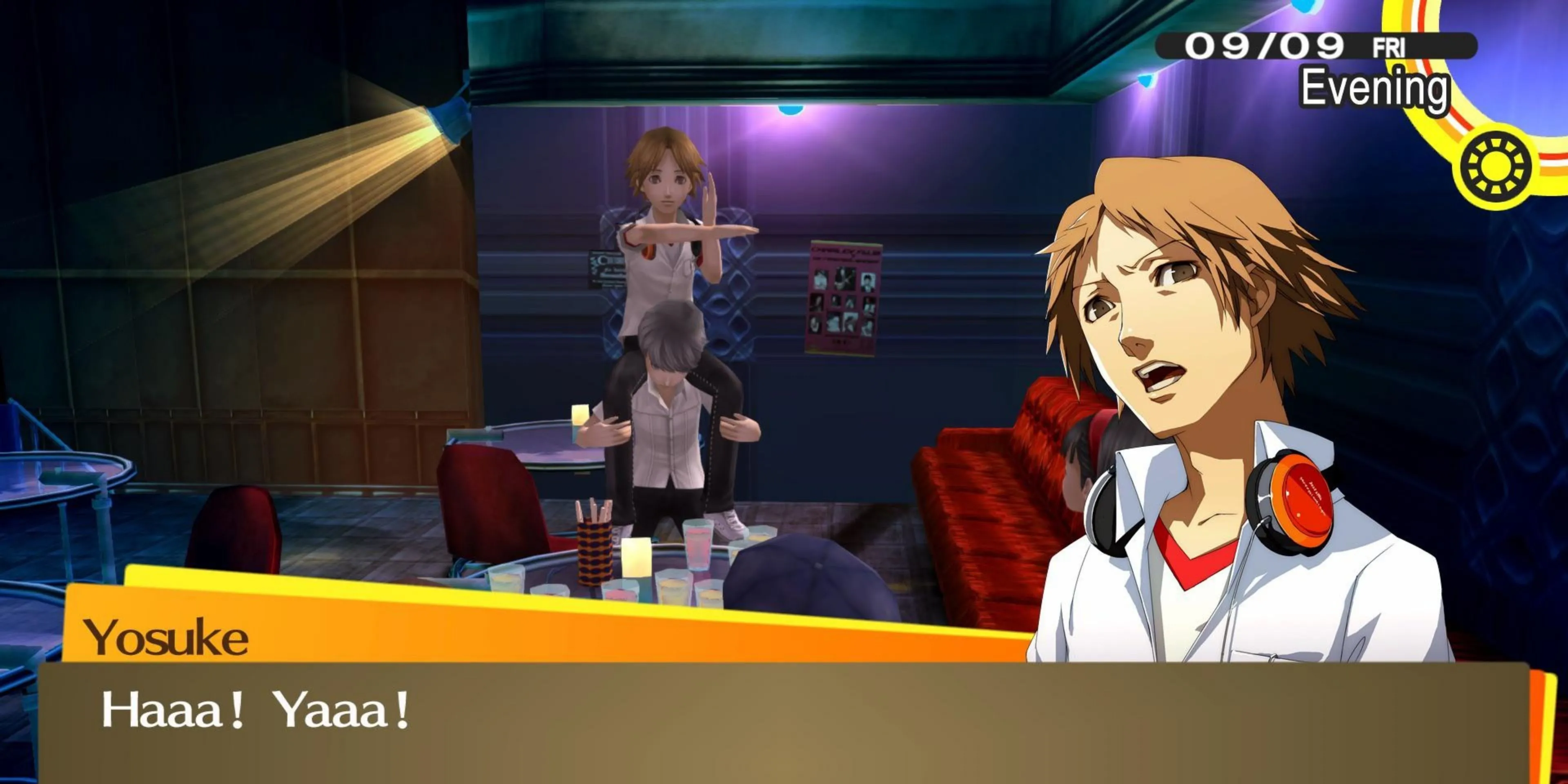 Yosuke Hanamura và Yu Narukami đứng cạnh nhau trong Persona 4 Golden