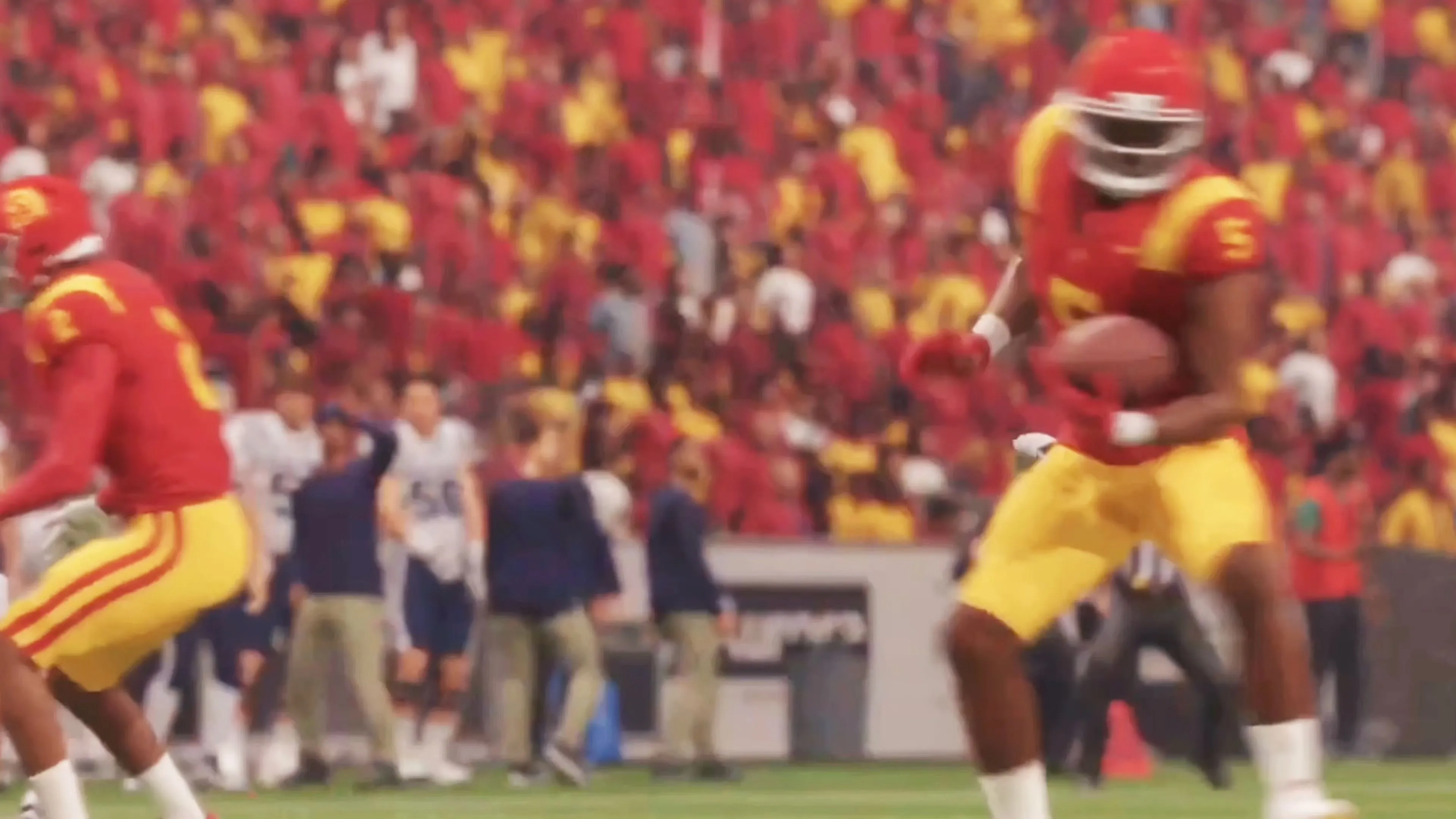 Pha ném bóng của hậu vệ trong College Football 26