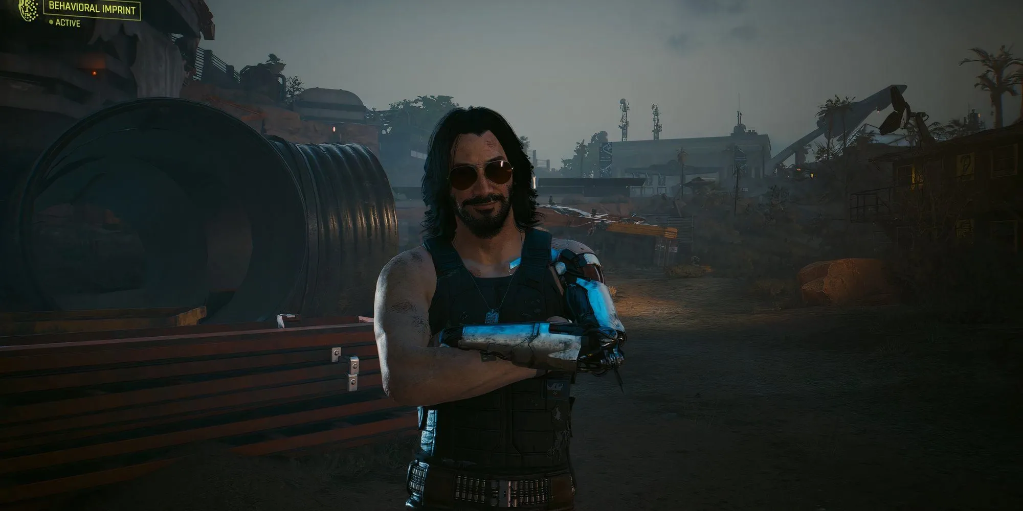 Johnny Silverhand mỉm cười, biểu tượng cho việc hoàn thành các nhiệm vụ cốt lõi và sẵn sàng cho DLC Phantom Liberty